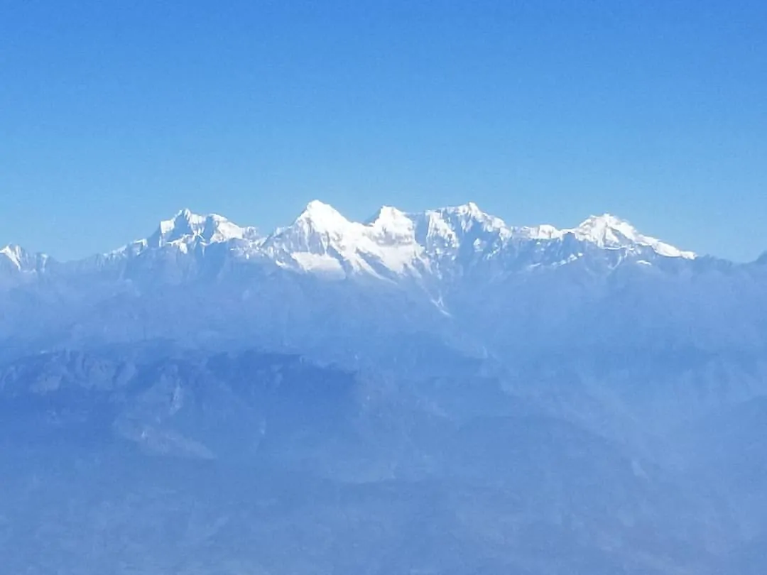Volunteer Tourism Himalayas mountains covered in snow in Nepal
