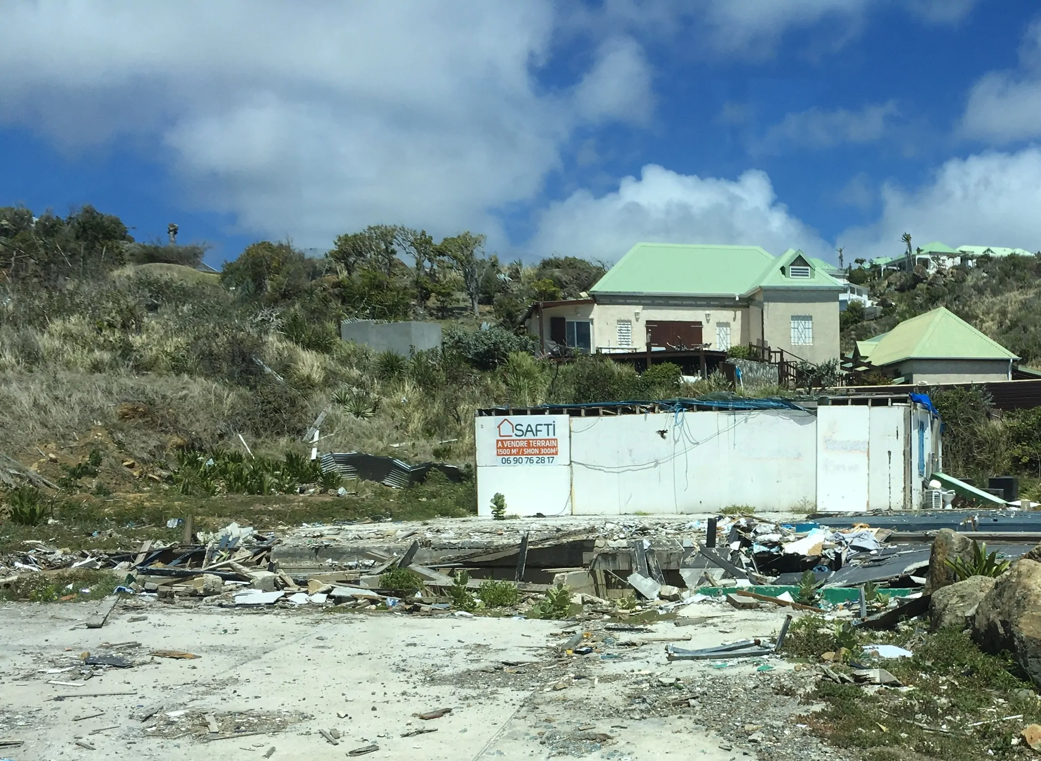 The Best Things to Do in St Marteen on a Port Day featured by top US travel blog, The Common Traveler