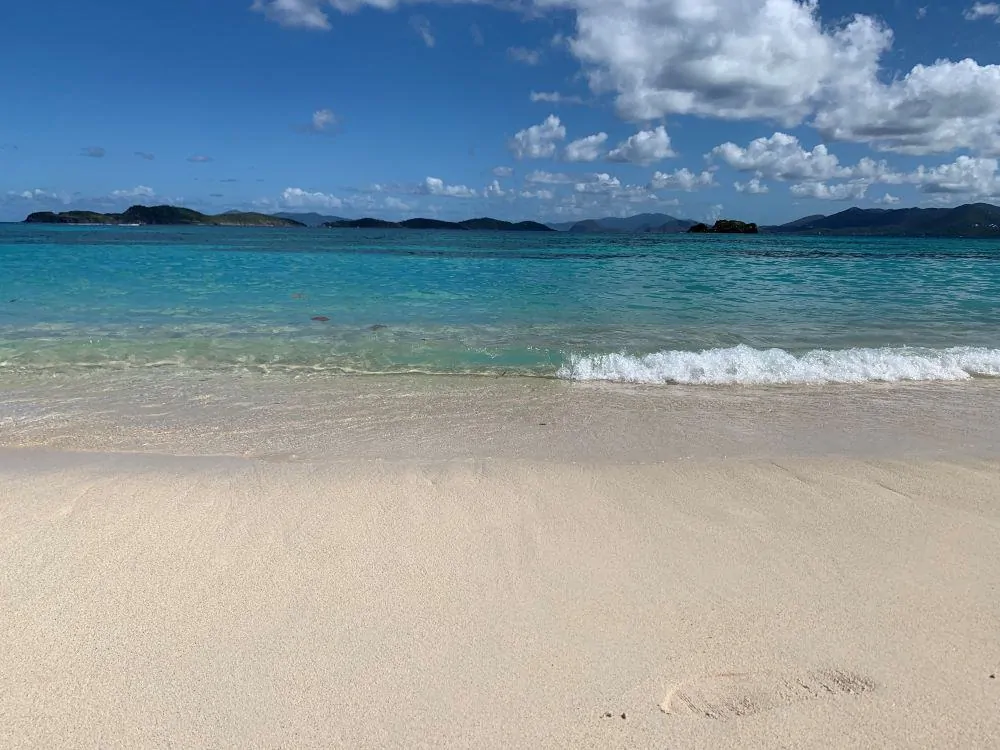 Nature Traveling Ideas When Nature Isn't "Second Nature" to You | The Common Traveler | image: Sapphire Beach in St. Thomas, USVI |Nature Travel by popular US travel blog, The Common Traveler: image of Sapphire Beach, St. Thomas, UVSI.