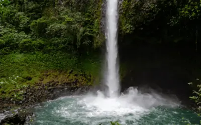 Is the La Fortuna Waterfall Worth the Climb?