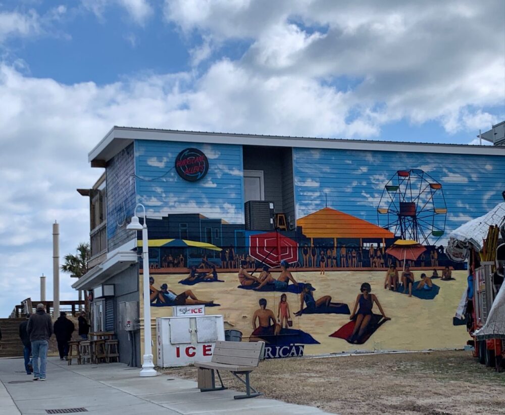 13 CAROLINA BEACH MURALS TO VISIT featured by top NC travel blogger, The Common Traveler | Summer on the Boardwalk