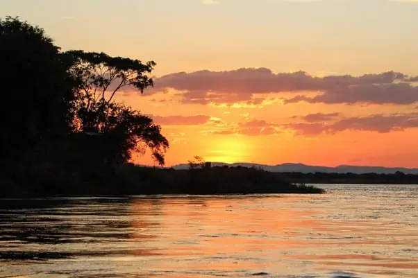 Top 5 Best Places to Go White Water Rafting featured by top travel blogger, The Common Traveler.