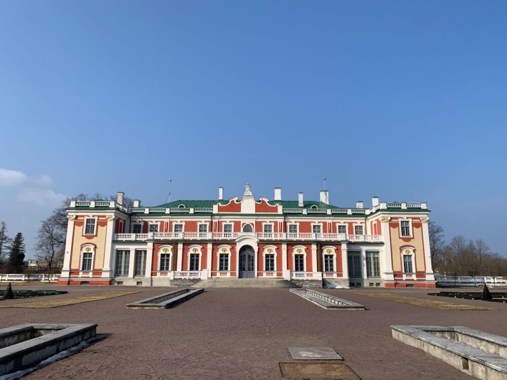 Best Things to do in Tallinn | The Common Traveler | image: Kadriorg Palace