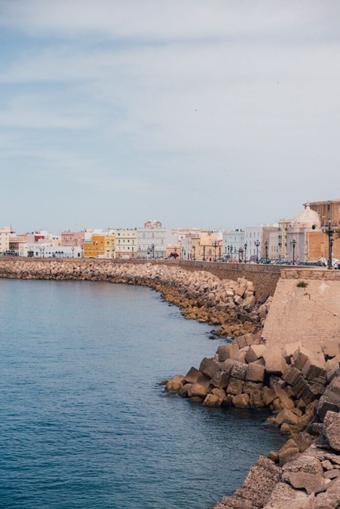 8 Reasons to Visit Cadiz in Spain | The Common Traveler | image: seaside in Cadiz, Spain