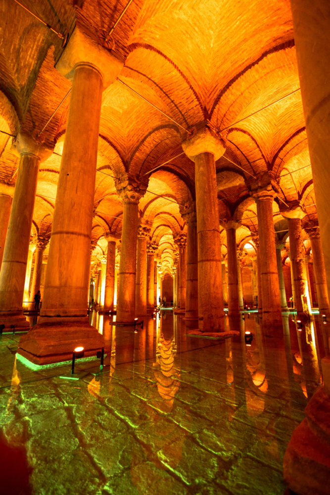 2 Week Turkey Itinerary | The Common Traveler | image: Basilica Cistern Istanbul