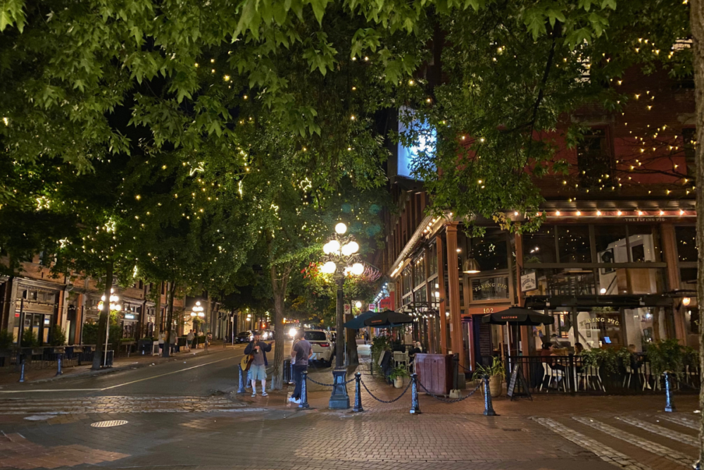 21 Best Things to Do in Vancouver | The Common Traveler | image: Gastown restaurants at night