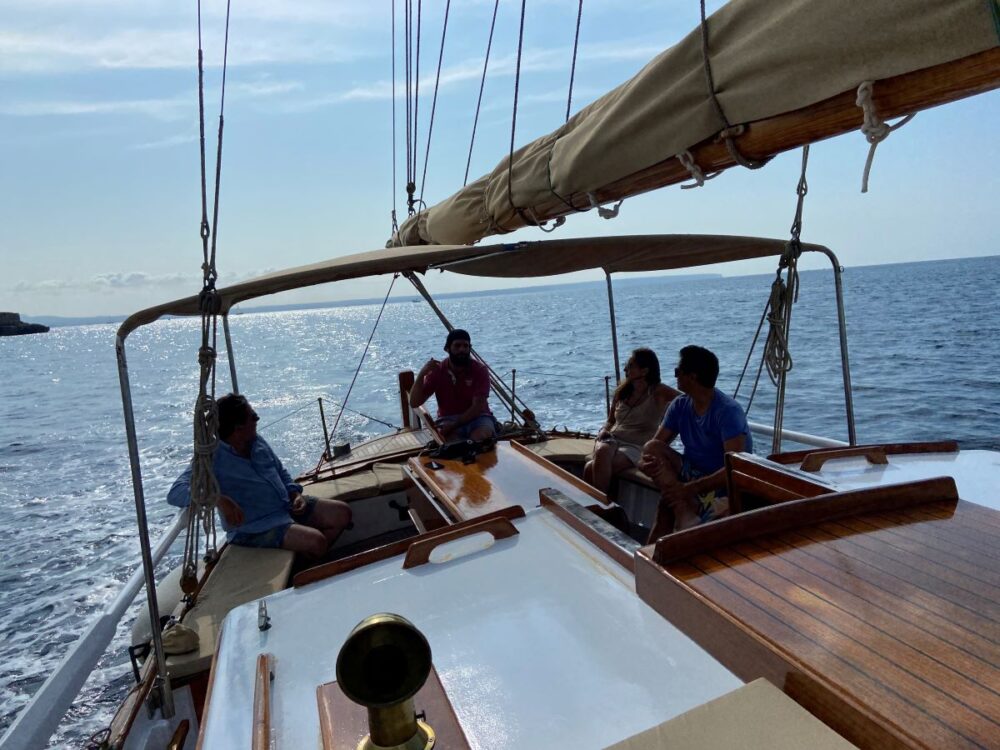 Best Things to Do in Mallorca Spain | The Common Traveler | image: boat trip