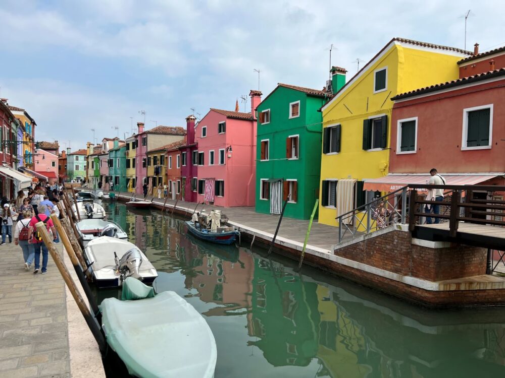Tips for Visiting Venice Italy | The Common Traveler | image: colorful homes in Burano