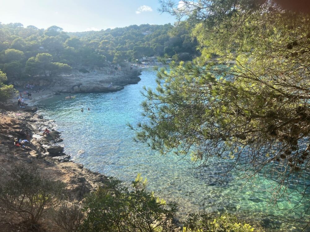Best Things to Do in Mallorca Spain | The Common Traveler | image: blue waters in Mallorca