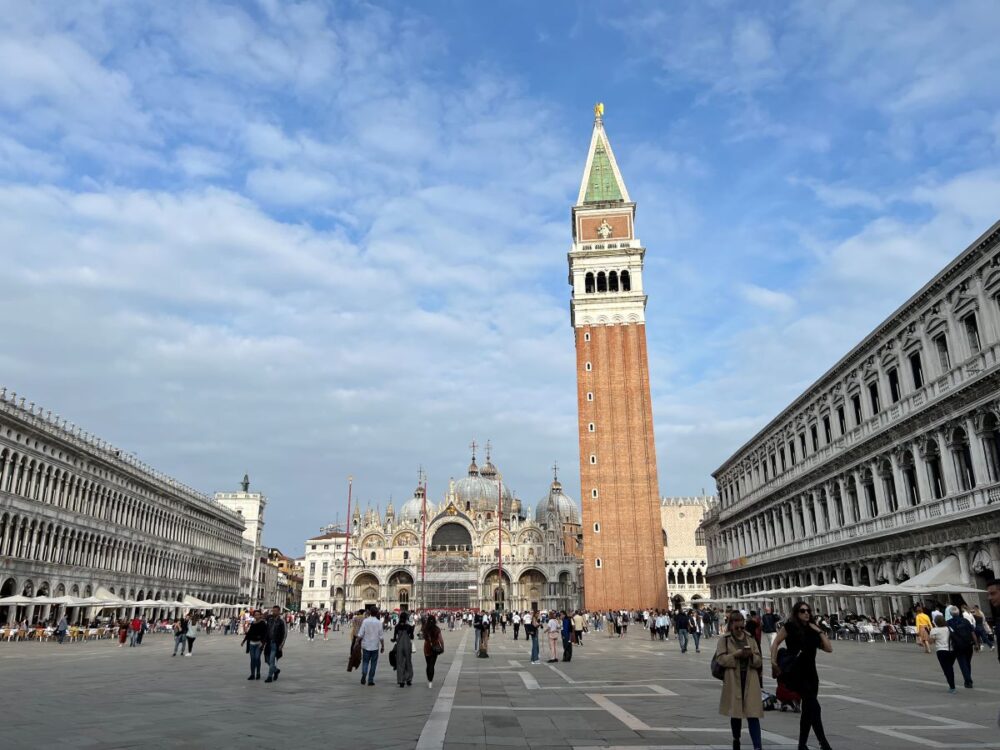 Tips for Visiting Venice Italy | The Common Traveler | image: St. Mark's Plaza