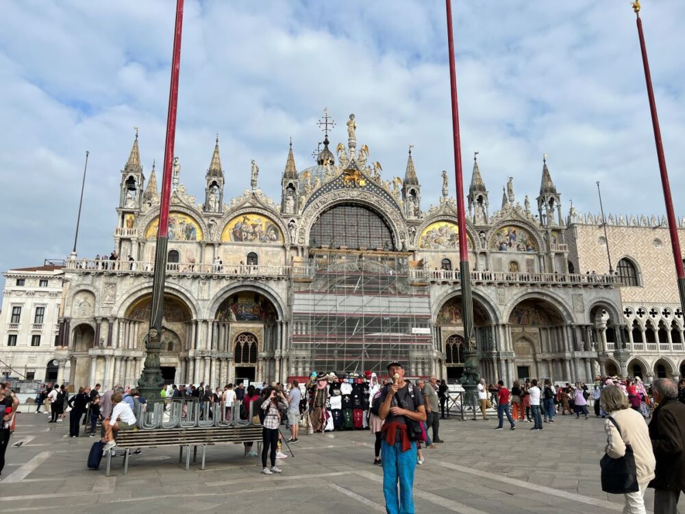 Tips for Visiting Venice Italy | The Common Traveler | image: St. Mark's plaza