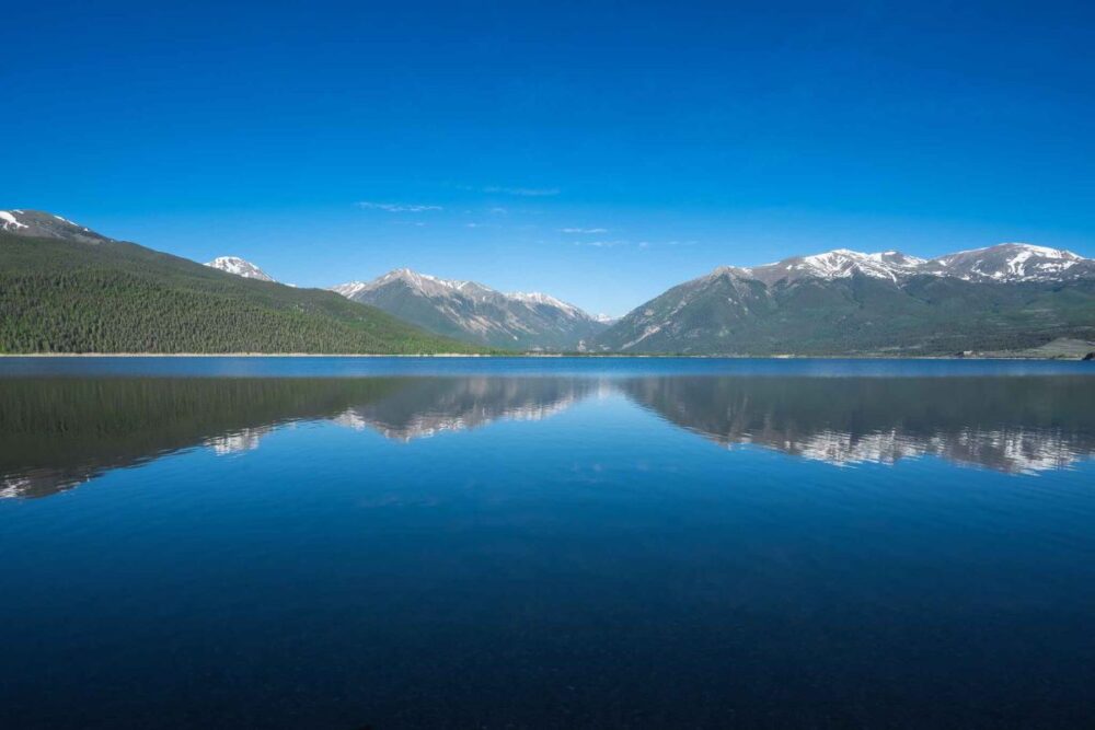 Colorado One Week Itinerary for Summer | The Common Traveler | image: Twin Lakes outside Buena Vista