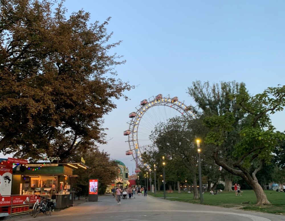 20 Best Tips for Visiting Vienna | The Common Traveler | image: Vienna Giant Ferris Wheel