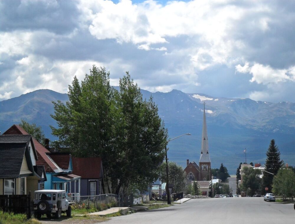 Colorado One Week Itinerary for Summer | The Common Traveler | image: street view of Leadsville
