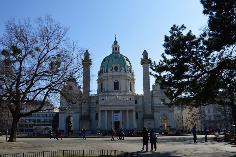 20 Best Tips for Visiting Vienna | The Common Traveler | image: white building, St Charles Church