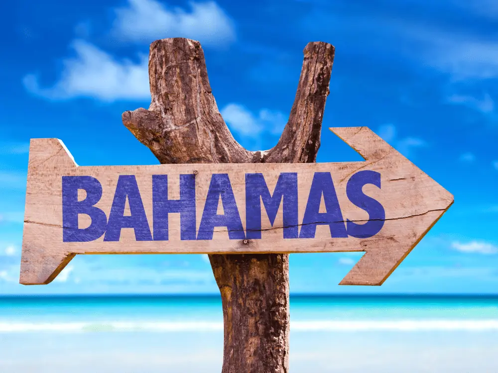 Port Day Guide: Nassau, Bahamas | The Common Traveler | image: Bahamas sign on wood branch