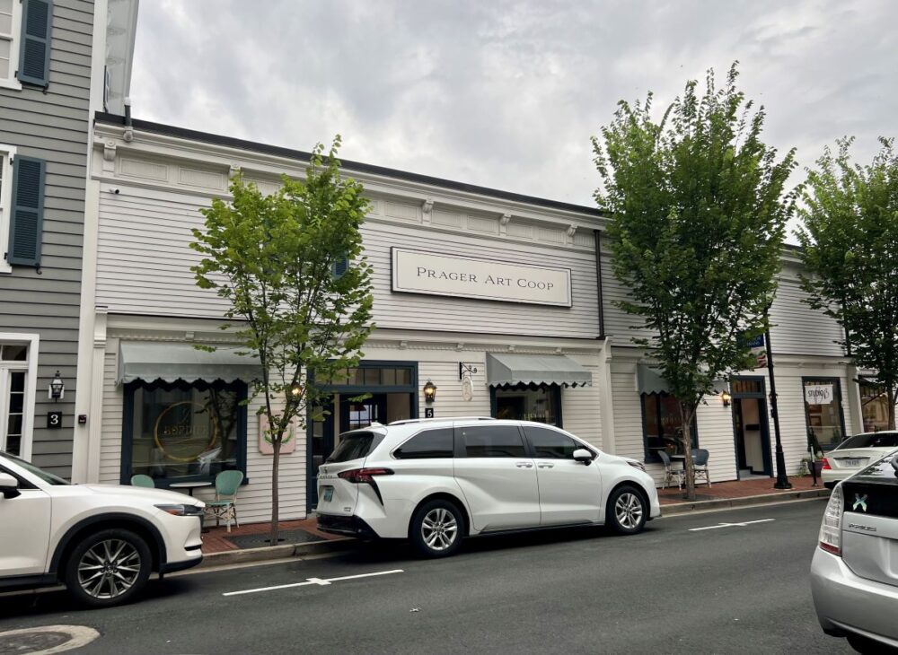 13+ Reasons to Spend a Weekend in Easton, Talbot County, MD | The Common Traveler | image: Prager Art Coop building