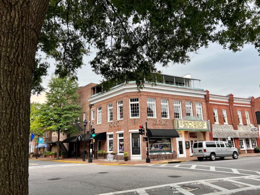 13+ Reasons to Spend a Weekend in Easton, Talbot County, MD | The Common Traveler | image: red brick Avalon Theater building