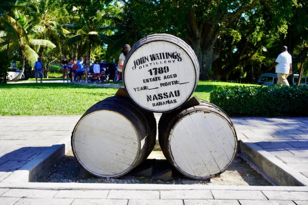 Port Day Guide: Nassau, Bahamas | The Common Traveler | image: barrels in yard