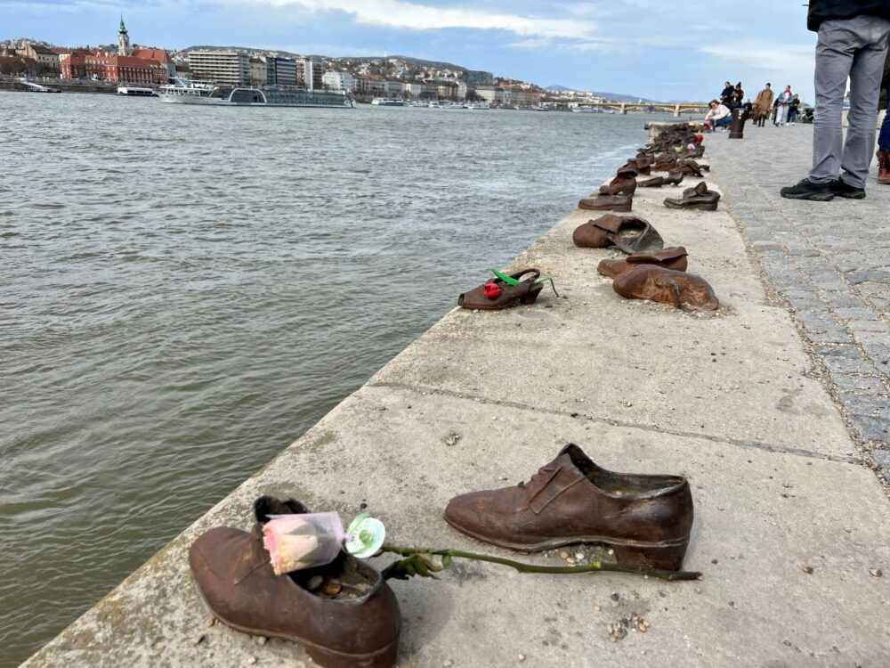 Budapest Tips for First-Time Visitors | The Common Traveler | image: shoes on the Danube River memorial