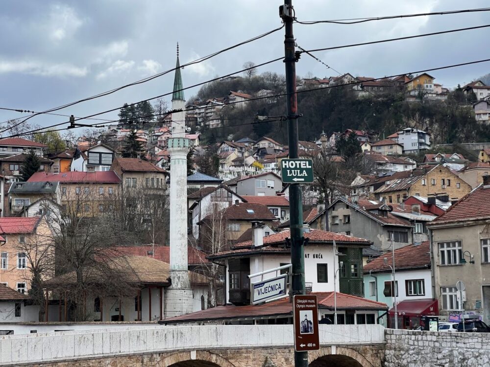 Top Things to Do in Sarajevo | The Common Traveler | image: Inat Kuca (House of Spite) 