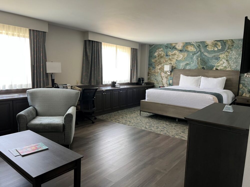 Turf Valley Resort | The Common Traveler | image: Executive Suite Bedroom