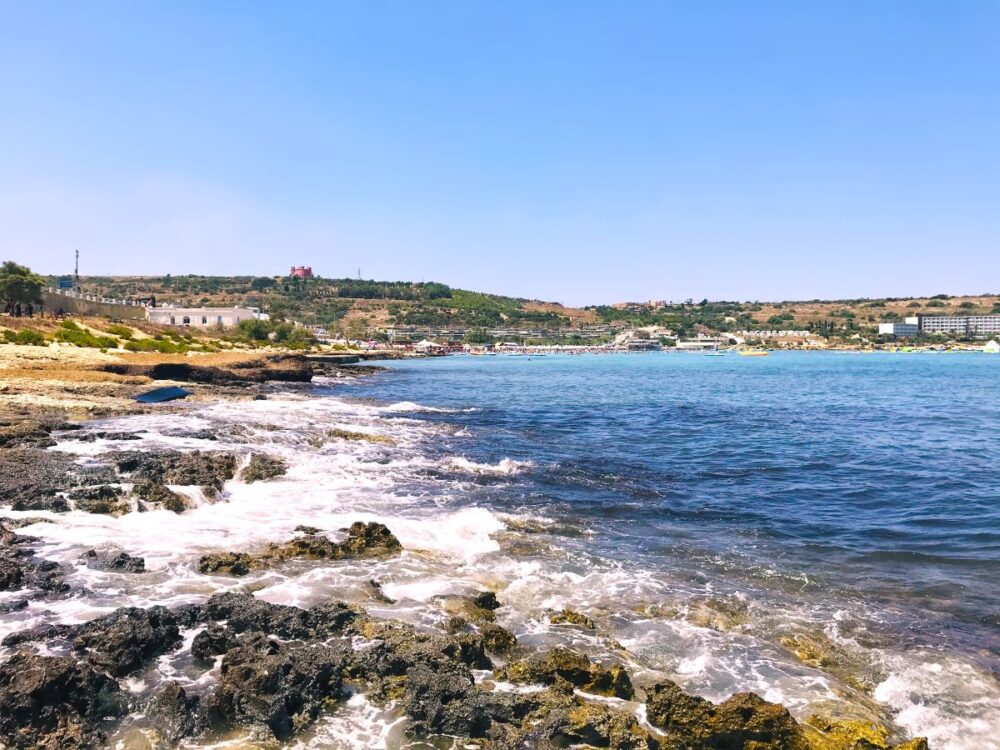 Port Day Guide: Valletta, Malta | The Common Traveler | image: rocks along Mellieha Bay