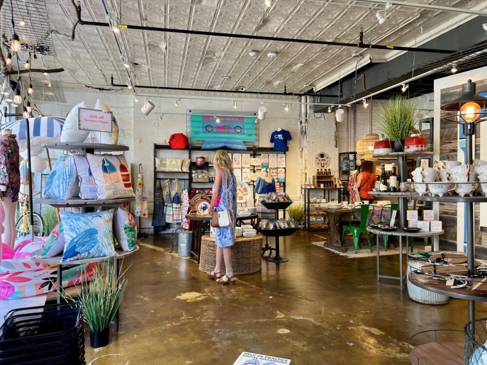 Howard County MD Weekend Adventure | The Common Traveler | image: woman shopping at Sweet Elizabeth Jane shop