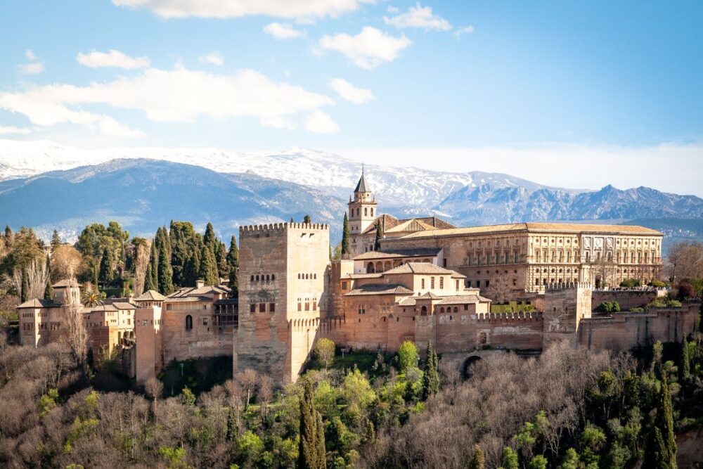 Europe on a Budget | The Common Traveler | image: Castle in Granada, Spain