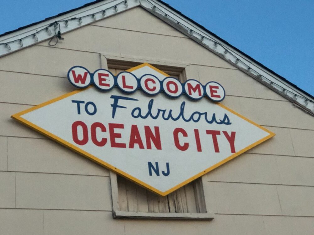 11 Best Things to Do in Ocean City NJ | The Common Traveler | image: sign Welcome to Fabulous Ocean City NJ