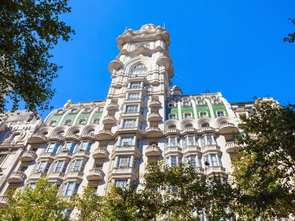 Buenos Aires Itinerary 24 or 48 Hours | The Common Traveler | image: Palacio Barolo