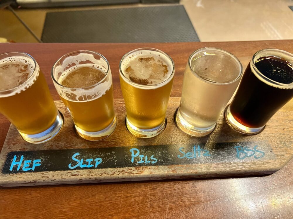 Winchester VA Craft Beverage Trail (map included!) | The Common Traveler | image: flight at Escutcheon Brewing