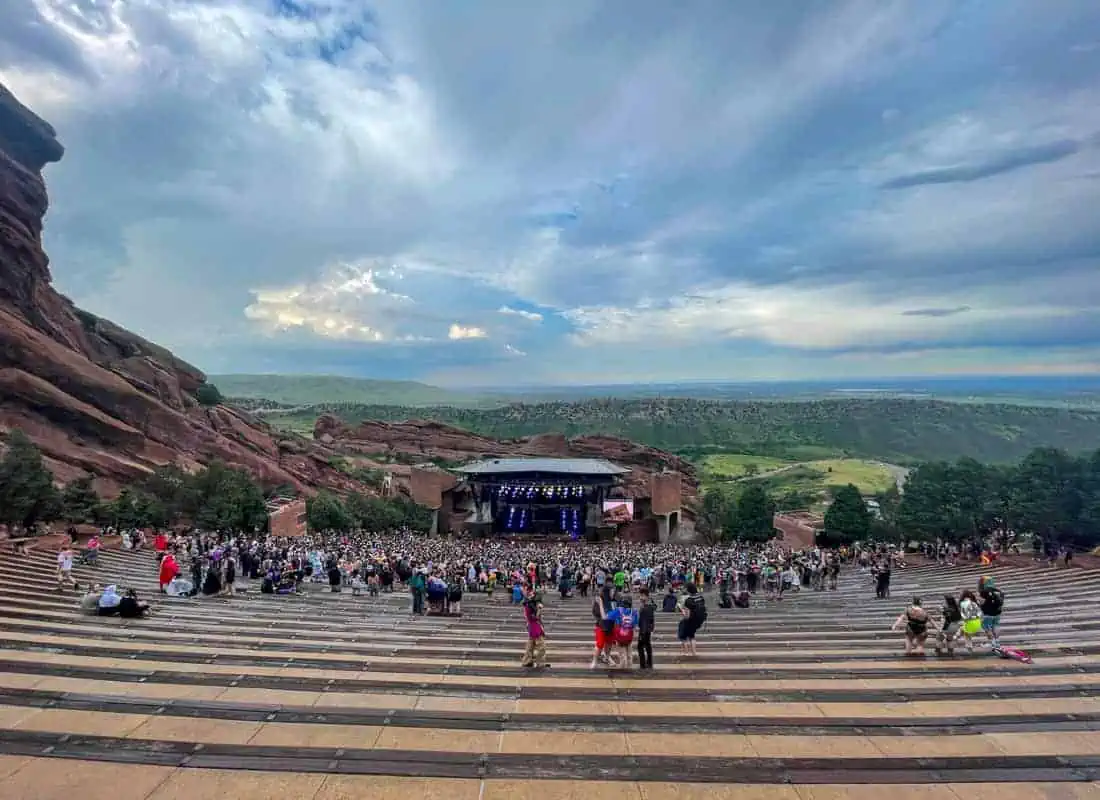 Denver, Colorado: Weekend Itinerary | The Common Traveler | image: red rocks colorado