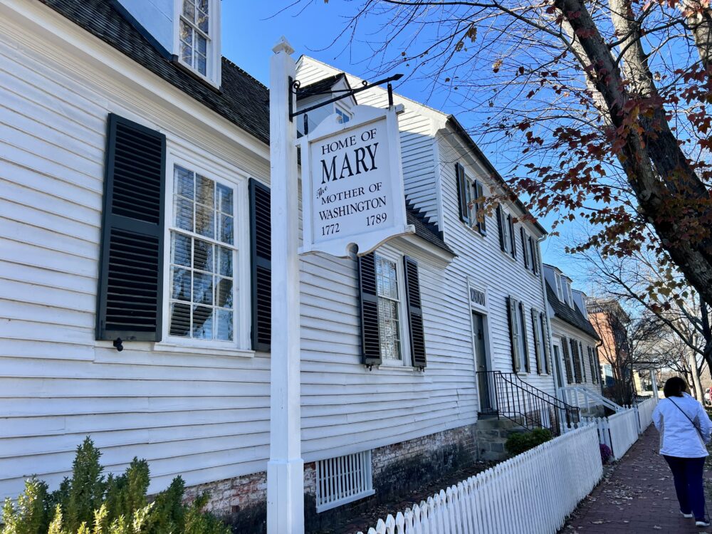 Best Things to Do in Downtown Fredericksburg VA | The Common Traveler | image: Mary Washington home