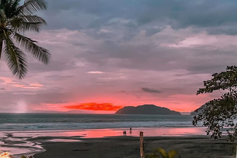 Things to Do in Jaco | The Common Traveler | image: sunset at Jaco Beach