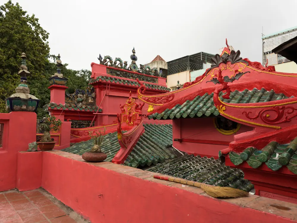 Self-Guided Walking Tour of Ho Chi Minh | The Common Traveler | image: Jade Emperor Pagoda