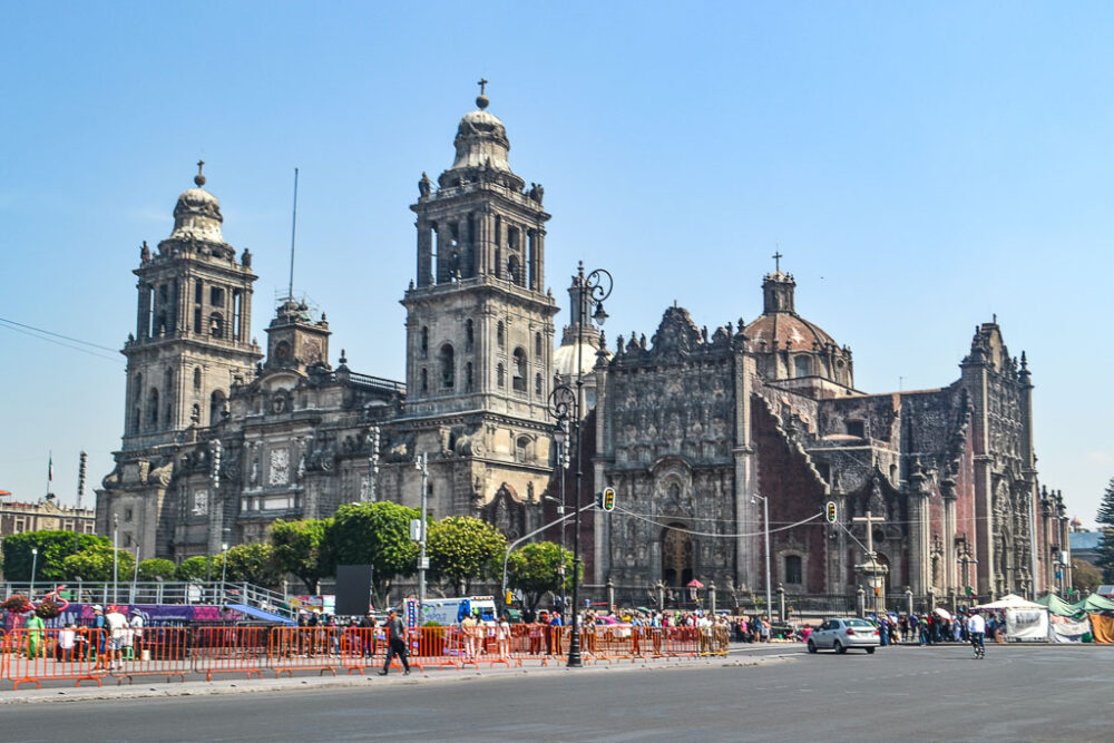 10 Best Places to Visit in Mexico City | The Common Traveler | image: Mexico City Cathedral