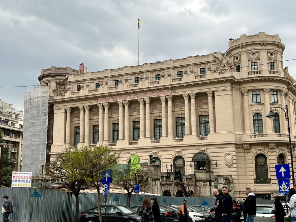 Things to Do in Bucharest | The Common Traveler | image: Parisian looking building