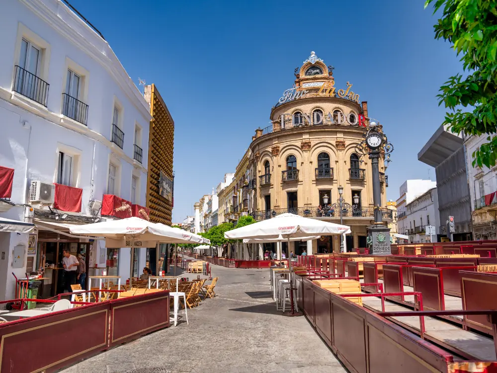 Great Reasons to Visit Jerez de la Frontera | The Common Traveler | image: pedestrian street and bars