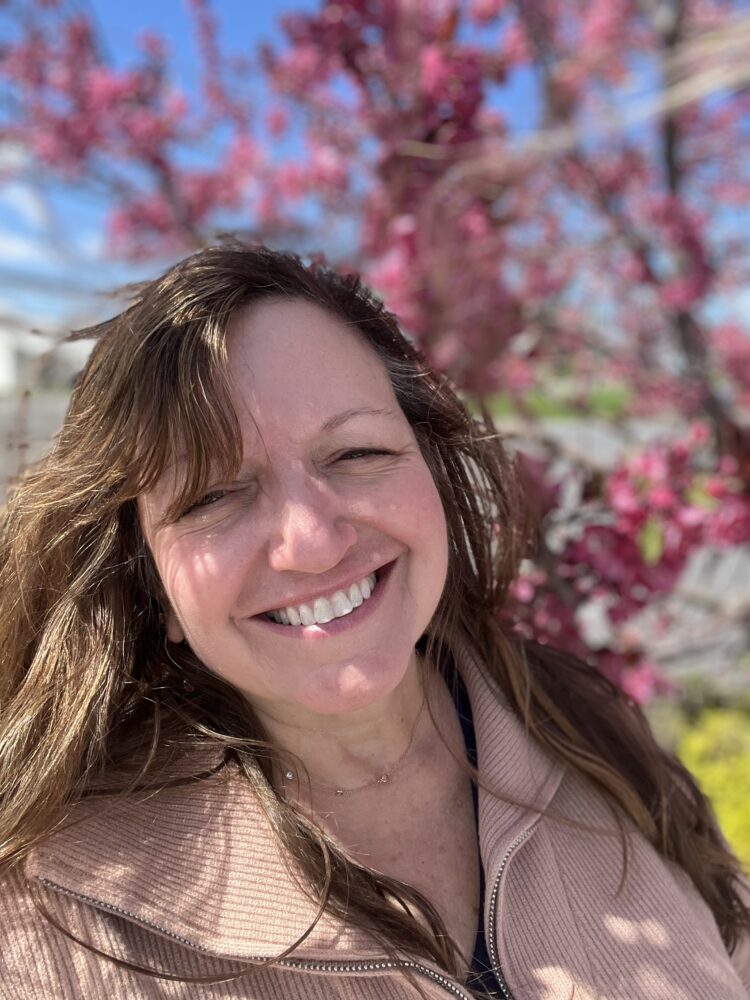 Insta-Worthy Photo Spots in Gettysburg and Adams County | The Common Traveler | image: woman with blooms in background