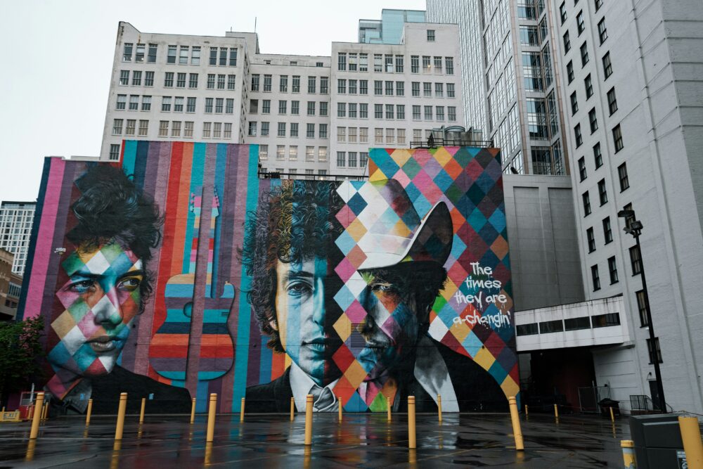 Best Things to Do in Downtown Minneapolis | The Common Traveler | image: Bob Dylan mural