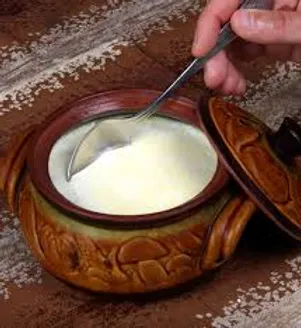 Macedonian Foods to Try | The Common Traveler | image: kiselo mleko in clay pot