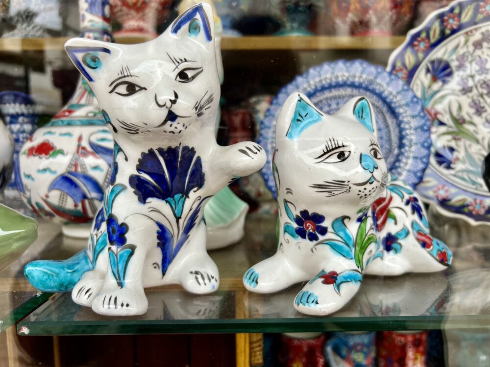 North Macedonia Souvenirs | The Common Traveler | image:  ceramic cats