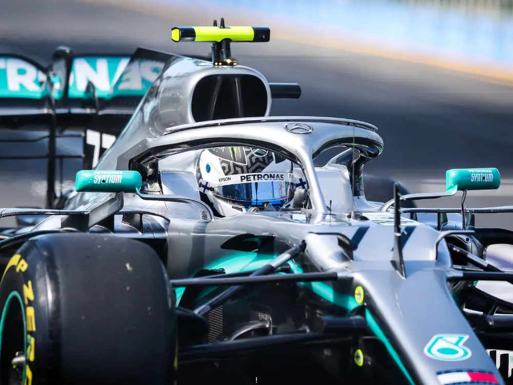24 Hours in Bahrain Itinerary | The Common Traveler | image: Formula 1 race car