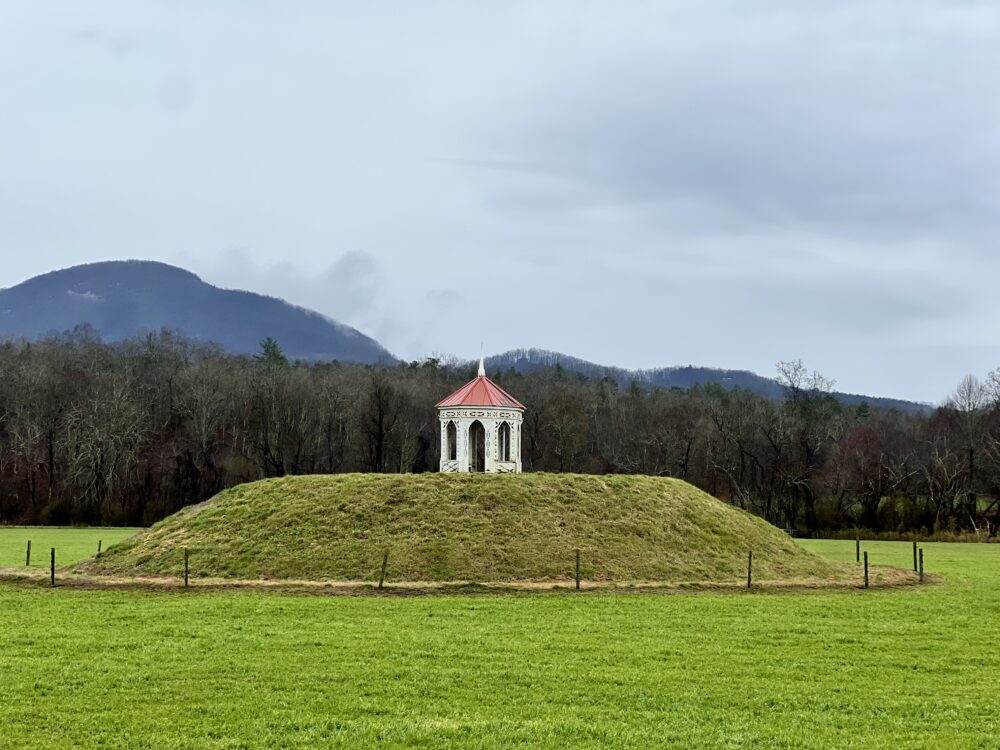 28 Best Things to Do in Helen, GA | The Common Traveler | image: small rotunda on Nacoochee Indian Burial Mound