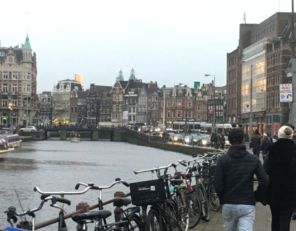 7 Best Day Trips From Amsterdam | The Common Traveler | image: canals in The Hague