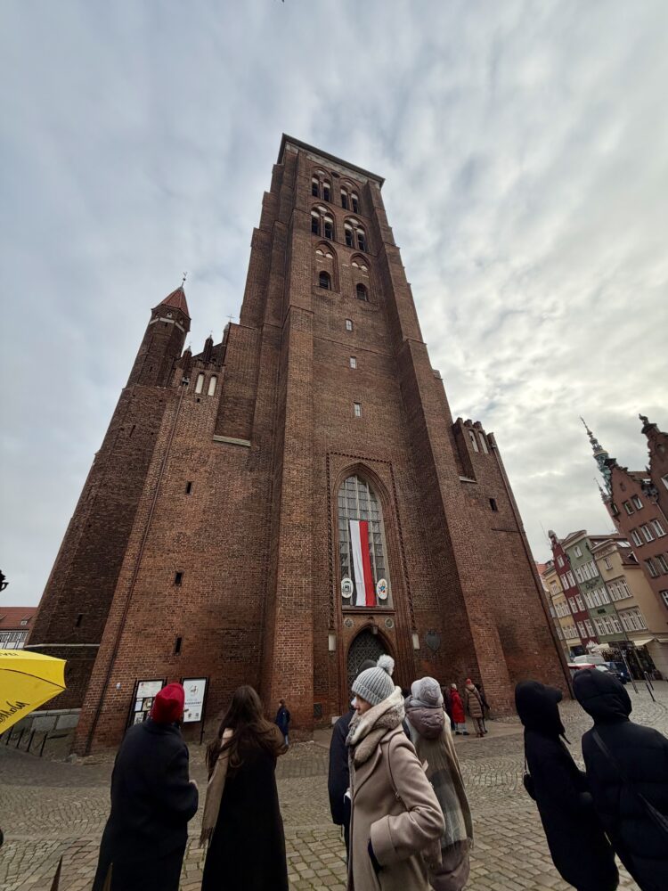 Winter in Gdansk | The Common Traveler | image: front of St. Mary's Church of red bricks