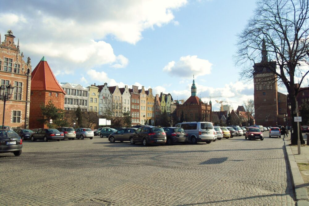 Winter in Gdansk | The Common Traveler | image: parking lot at Targ Weglowy
