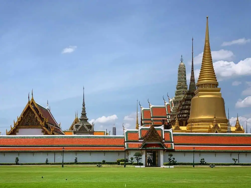 What to Do in Bangkok in a Day | The Common Traveler | image: Grand Palace from a distance