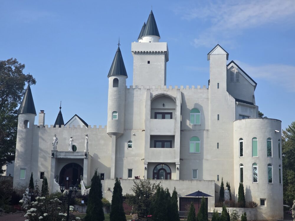28 Best Things to Do in Helen, GA | The Common Traveler | image: White and navy Uhuburg Castle